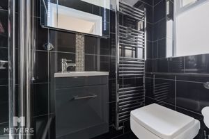 Ensuite- click for photo gallery